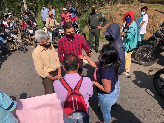 Familiares-de-victimas-de-masacre-del-Nilo-bloquean-via-Panamericana-en-Mondomo.jpg