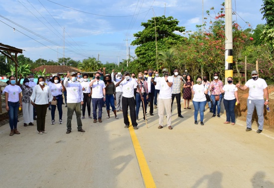 Pavimentan-via-entre-Japio-y-el-Crucero-de-Guali-Municipio-de-Caloto-PDET8.jpg
