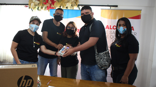 Plataforma-juvenil-de-Quilichao-recibe-donacion-en-equipos-1.jpg