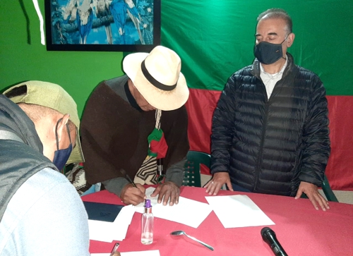 Por-ahora-no-habra-mas-bloqueos-en-la-via-Panamericana-Indigenas-del-Cauca-y-Gobierno-logran-acuerdo.jpg