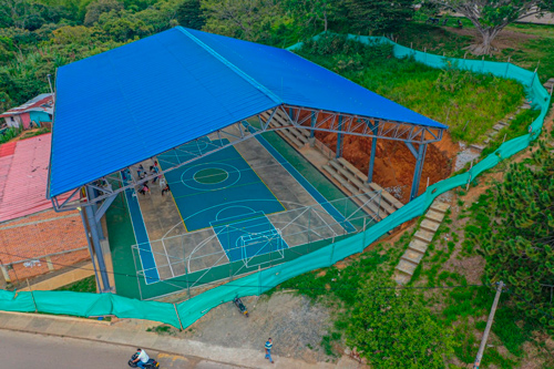 Se-renueva-polideportivo-de-Mondomo-2.jpg