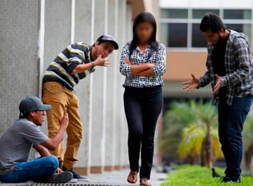Dejame-caminar-por-la-calle-tranquila-Acoso-callejero-Piropo.jpg
