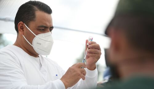 Jornadas-de-vacunacion-se-realizaran-en-clinicas-que-tengan-UCI-covid.jpg