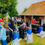 Mujeres rurales beneficiadas con insumos para fortalecer huertas caseras