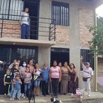 Egresados de Ingeniería Civil entregan casa a familia afectada por incendio