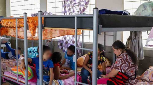 Colegio funciona como albergue para afectados de las lluvias en Cali Colegio funciona como albergue para afectados de las lluvias en Cali