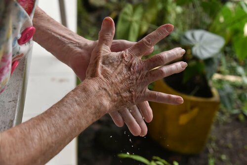 Iniciara-vacunacion-con-adultos-mayores-de-80-anos-no-institucionalizados.jpg