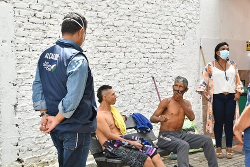 Inicio-jornada-de-vacunacion-con-habitantes-de-calle-mayores-de-80-anos-2.jpg
