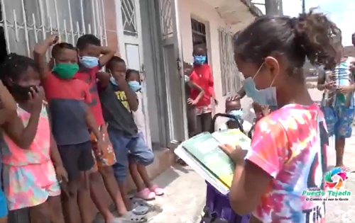 La-Maleta-Viajera-fomenta-la-lectura-en-los-ninos-de-Puerto-Tejada5.jpg