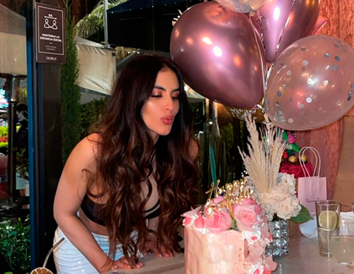 Flores-y-globos-para-Jessica-Cediel.jpg