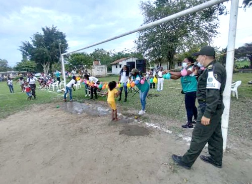Jornada-ludico-recreativa-con-trabajo-social-cumplio-la-Policia-en-Puerto.jpg