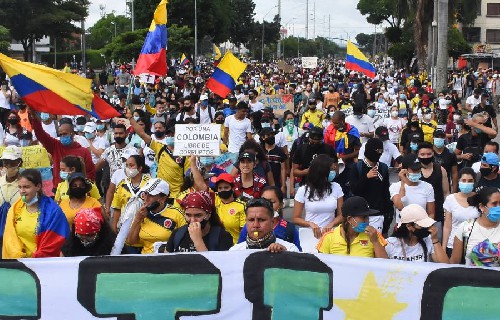 LA-PORTENTOSA-PROTESTA-EN-CALI-Y-EL-TRISTE-PAPEL-DE-90-MINUTOS.jpg