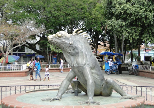 Piden-mejoramiento-del-parque-Los-Fundadores-en-Puerto-Tejada2-1.jpg