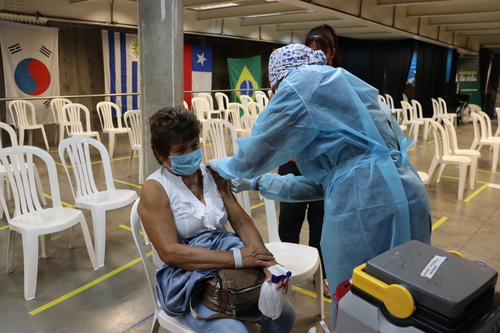 Vacuna-AstraZeneca-tiene-un-94-de-efectividad-frente-al-virus-6.jpg