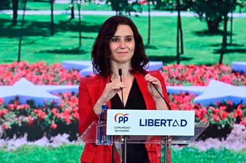 Lady-Madrid-la-piedra-en-el-zapato-de-Sanchez-y-Casado.jpg