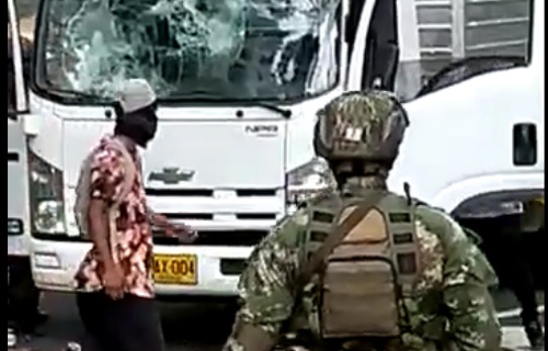 Policias-de-civil-dispararon-contra-manifestantes-en-Cali-1.jpg