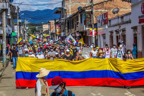 Santander de Quilichao protesta pacíficamente a pesar de la presión policial 6