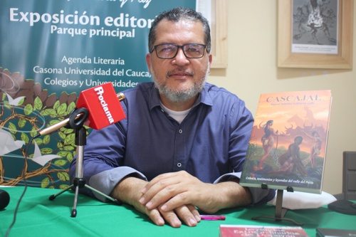 Valencia-Calle-presento-en-Quilichao-su-libro-Cascajal-2.jpg