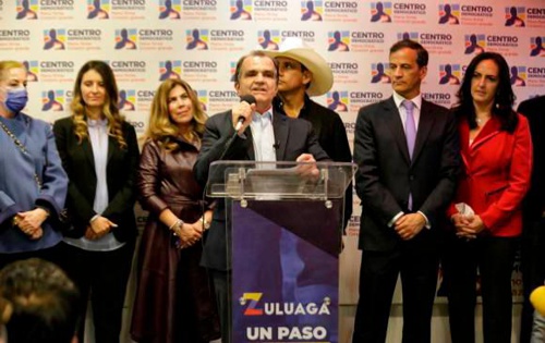 La-encuesta-degradante-del-Centro-Democratico.jpg