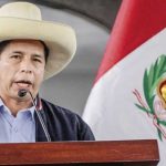 A castillo le quedó grande hasta el sombrero