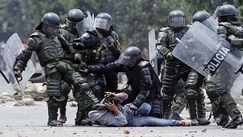 Washington-premia-equivocado-manejo-policial.jpg