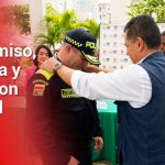 Condecoración al comandante de la policía saliente de Cali