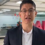 Alcalde de La Vega se encadenó en el Dane en Bogotá