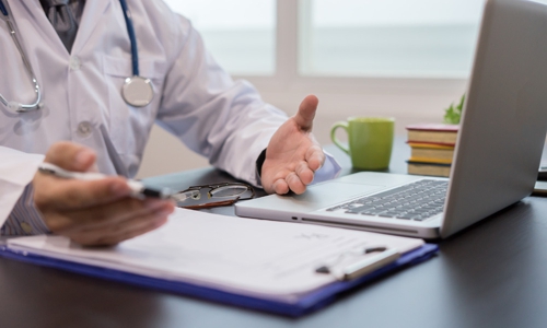Los médicos también se mueren Los médicos también se mueren