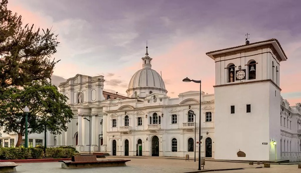 EL-TURISMO-EN-POPAYAN-MUCHO-MAS-QUE-UNA-SEMANA-DE-PASION.jpg