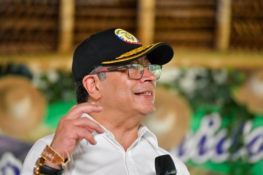 Gobierno-Nacional-oficializa-aumento-salarial-para-servidores-publicos.jpg