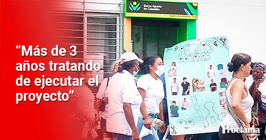 Calotenas-hacen-planton-en-el-Banco-Agrario-del-municipio.3.jpg