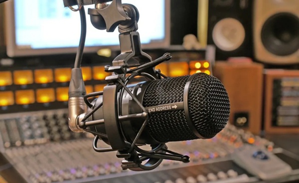 Haciendo zapping en la radio