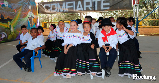 Comfacauca-acerca-la-formación-y-la-cultura-a-la-comunidad Comfacauca-acerca-la-formación-y-la-cultura-a-la-comunidad