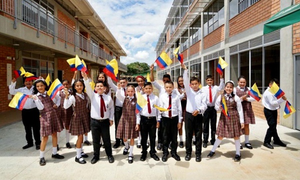 Hasta-donde-es-cierto-que-con-educacion-todo-se-puede.jpg