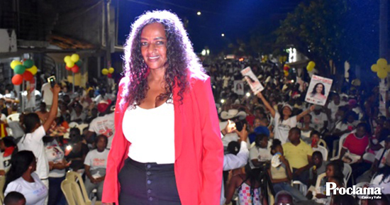 Cinco-mil-personas-acompanaron-a-Maria-Edis-Dinas-en-su-cierre-de-campana8-1.jpg