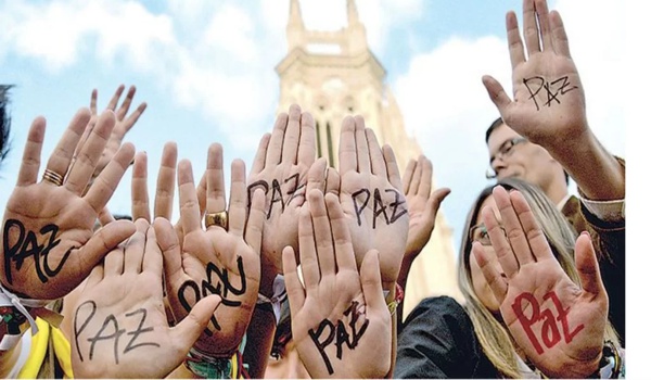 Por-primera-vez-la-Paz-esta-en-manos-del-pueblo.jpg