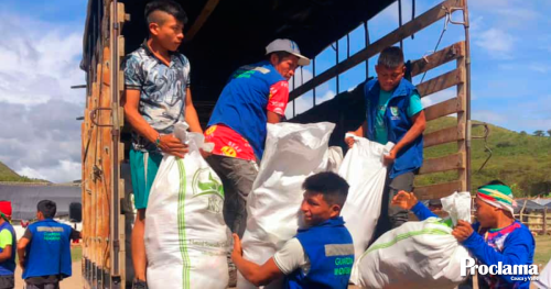 Ayuda-humanitaria-a-victimas-del-conflicto-en-El-Dovio.png