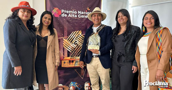 Alcalde-Inty-Wayna-Chikangana-ejemplo-de-excelencia-en-gestion-publica2-1.jpg