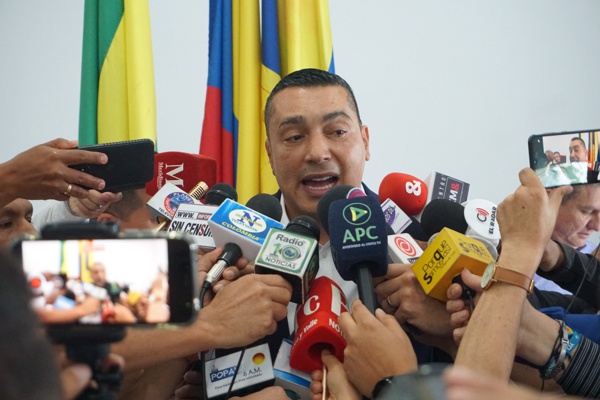 Primer-encuentro-del-gobernador-electo-Octavio-Guzman-con-periodistas-del-Cauca-5.jpg