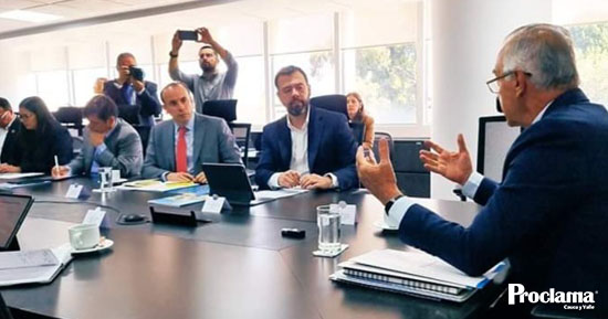 Alejandro-Eder-desarrolla-agendas-de-trabajo-con-multiples-actores-para-impulsar-a-Cali6-1.jpg
