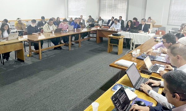 Avanza-el-tercer-ciclo-de-conversaciones-entre-Gobierno-Nacional-y-mesa-de-paz-de-las-FARC-EP-2.jpg