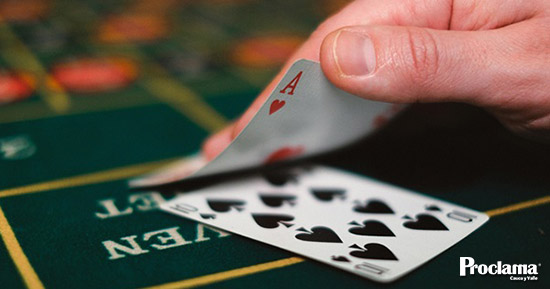 3-maneras-en-que-un-jugador-de-poker-experimentado-aborda-una-nueva-mano-1.jpg