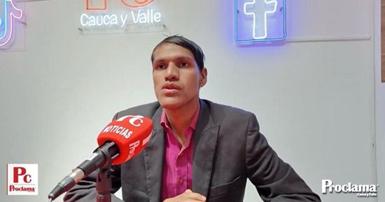 Juancho-el-hombre-que-transforma-volantes-en-sonrisas-para-su-mama.4-1.jpg