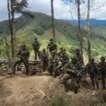 Paz en la tumba de los caídos de manera absurda