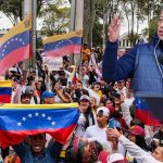 Petro llama a la transparencia en escrutinios electorales venezolanos
