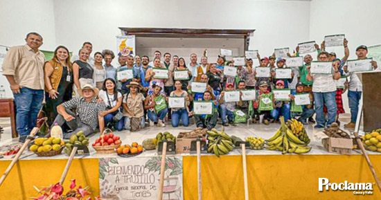 Campesinos-del-Valle-recibieron-la-titulacion-de-sus-predios-en-Trujillo-1.jpg