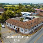 La casona donde funciona la Alcaldía de Villa Rica