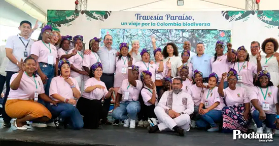 Dilian-ayuda-a-mujeres-piangueras-a-conservar-los-manglares.jpg
