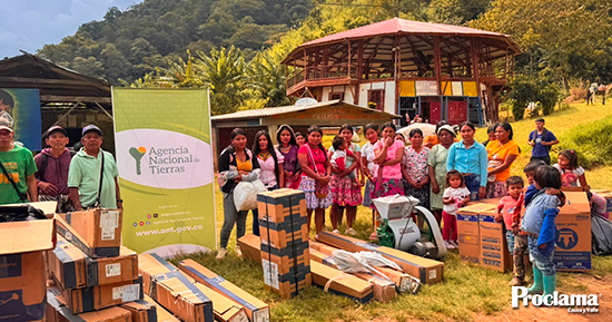 Gobierno-entrega-apoyos-agrícolas-a-130-familias-Embera-Chami