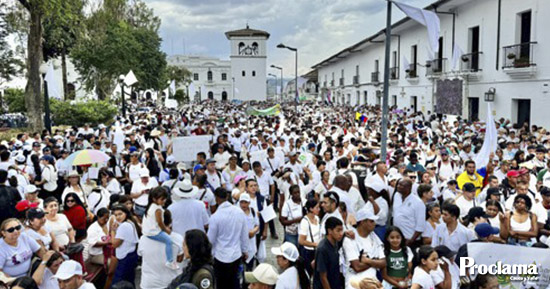 La-marcha-por-la-paz-un-exito-total-y-ahora-que.jpg